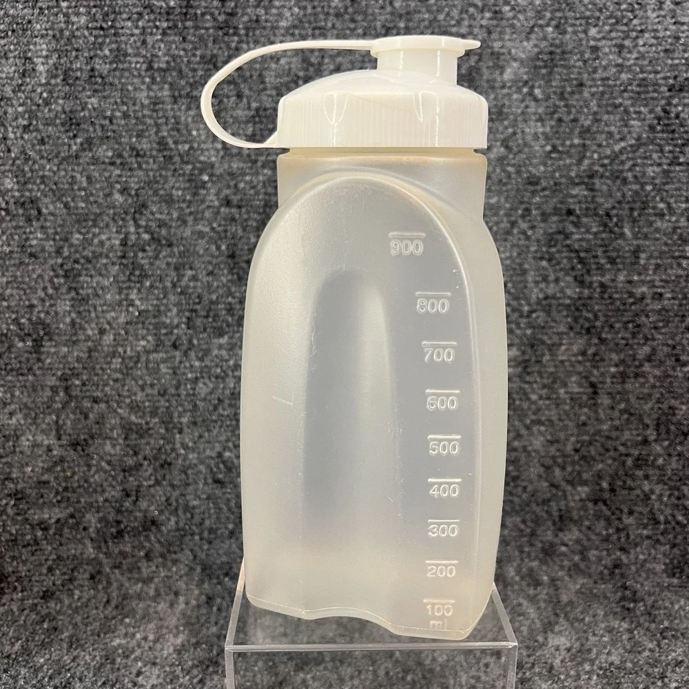 Rubbermaid Servin Saver Pitcher Jug Flip Top White Lid 1 QUART 32oz IC 97